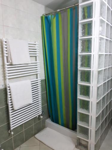 A bathroom at Magdolna Vendégház Magánszálláshely