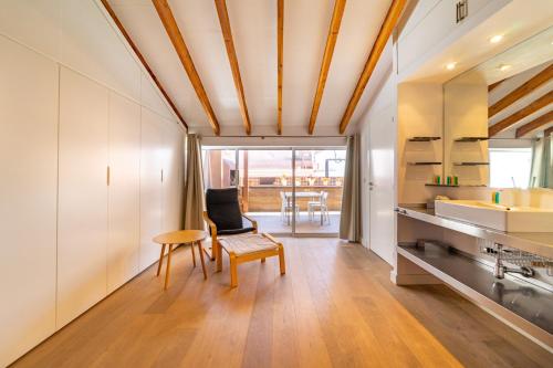 Imagen de la galería de LovelyLofts Altamira Duplex, en Alicante