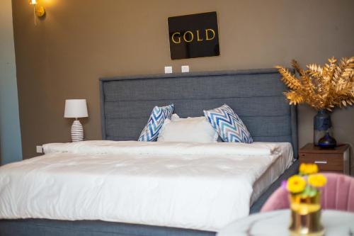 Gallery image of Piano & Gold Collections, Peduase in Peduasi