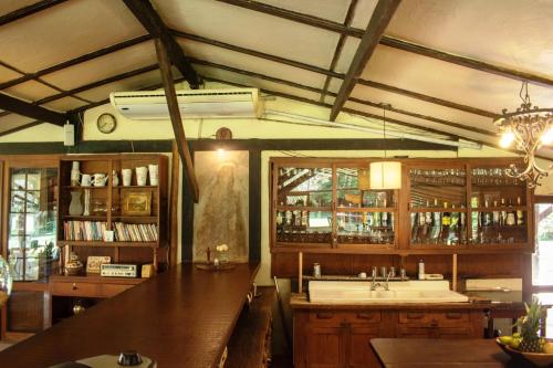 Ο χώρος του lounge ή του μπαρ στο Hotel Santa Esmeralda