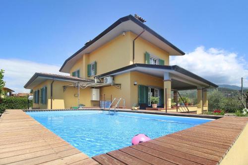 Villa Azzurra, Capezzano Pianore