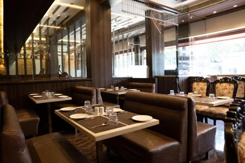 Χώρος καθιστικού στο Gold Crest Business Hotel