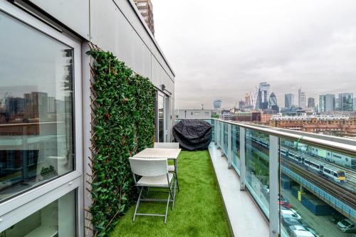 GuestReady - Penthouse Apartment with City of London views