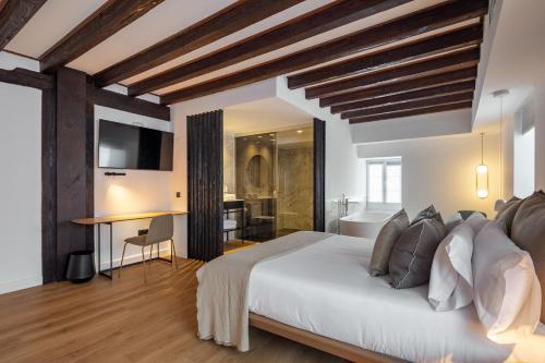 Gallery image of EtxeAundi Hotel Boutique in Oñate