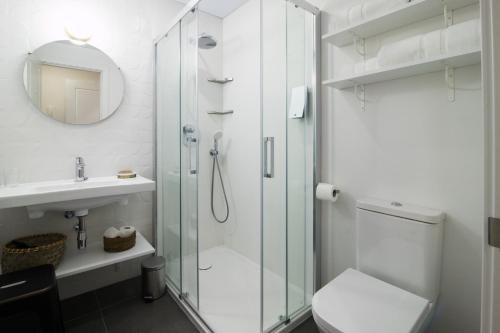 Ένα μπάνιο στο Apartamentos Almada