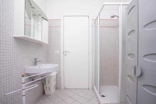 Ένα μπάνιο στο M290 - Marcelli, nuovo trilocale con terrazzo