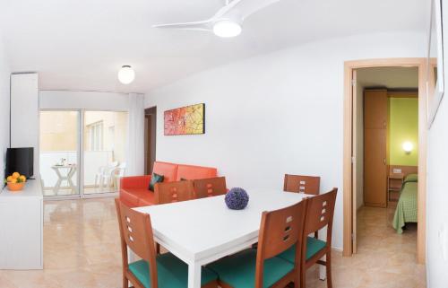 Gallery image of Apartaments Costa d'Or in Calafell