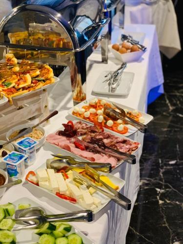 Jídlo v hotelu nebo okolí