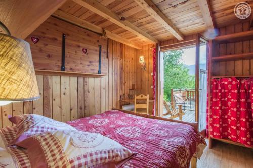 Una cama o camas en una habitación de Chalet Le Paradou