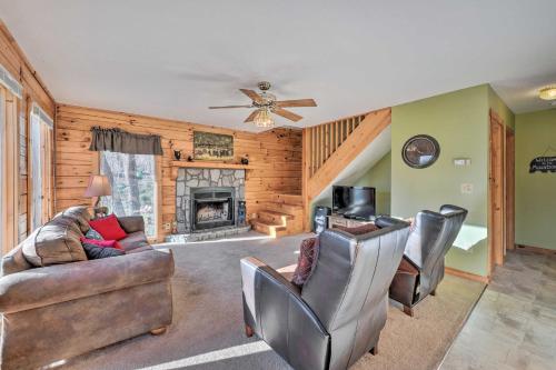 Cabin with Fire Pit 5 Mi to Cataloochee Skiing