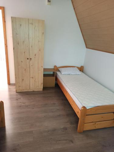 Galeriebild der Unterkunft Anikó Apartmanház in Balatonföldvár