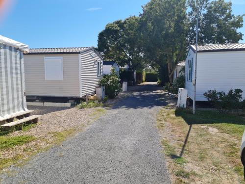 Imagen de la galería de Mobil home sur camping 4 étoiles CAP SOLEIL St Denis d'Oléron, en La Bétaudière