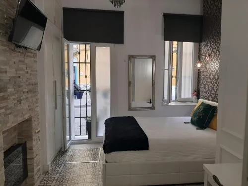 LA SUITE DEL CONDE LUXURY SUITES photo 8