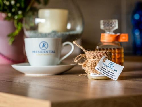 Set per la preparazione di tè e caffè presso Słoneczna 10a w Jarosławcu Apartamenty nad morzem