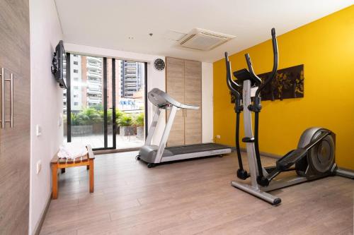 Fitness centrum a/nebo fitness zařízení v ubytování Hotel Bari Bucaramanga By OxoHotel
