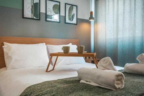 Designer 2-Bedroom Apartment 150m from Mackenzie Beach