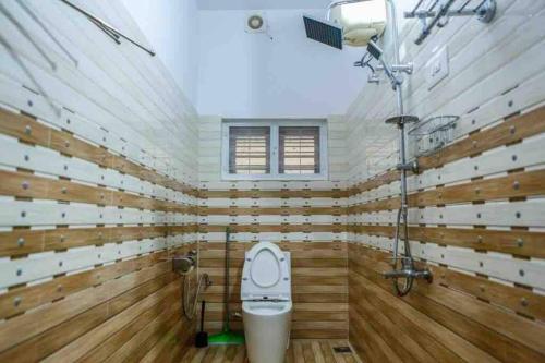 Ένα μπάνιο στο Belljem Homes -your own private resort -6 BHK B