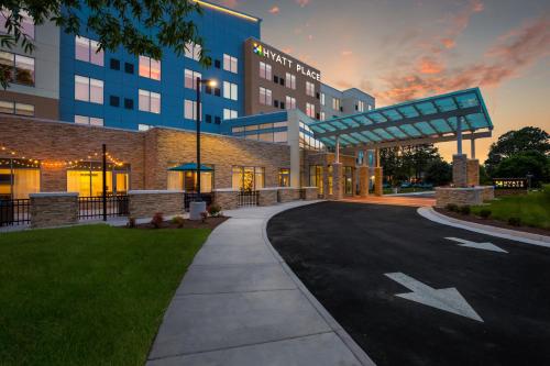 an empty street in front of a building at Hyatt Place Hampton Convention Center in Hampton