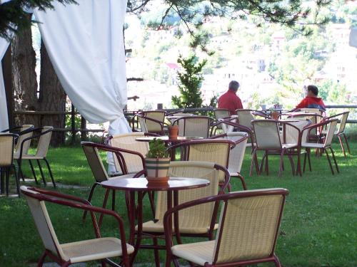 Gallery image of Valia Calda Hotel in Perivoli