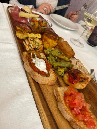 Comida en el departamento o alrededores