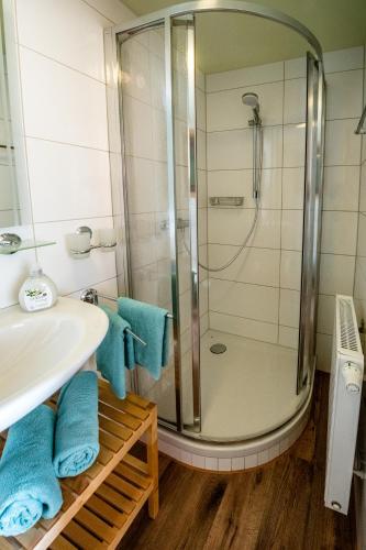 Ein Badezimmer in der Unterkunft Rainerhof