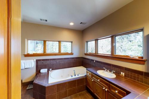 Koupelna v ubytování Basingdale Pine