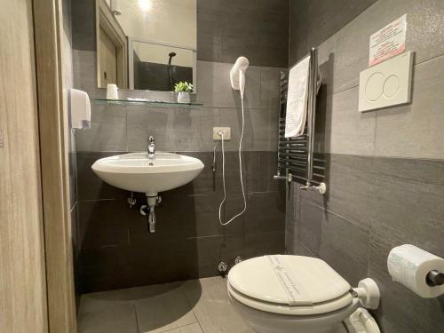 Kúpeľňa v ubytovaní Roman Holidays Rooms Otranto