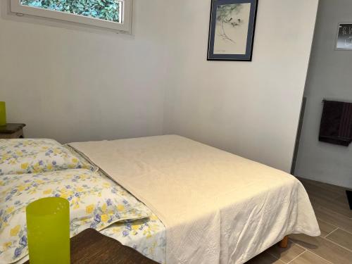 Postel nebo postele na pokoji v ubytování LOU CHYMADIS