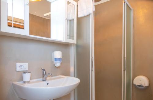 Ένα μπάνιο στο Hotel Venezia Park - ENJOY HOLIDAY