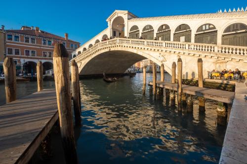 Rialto Deluxe Grand Canal View R&R photo 23