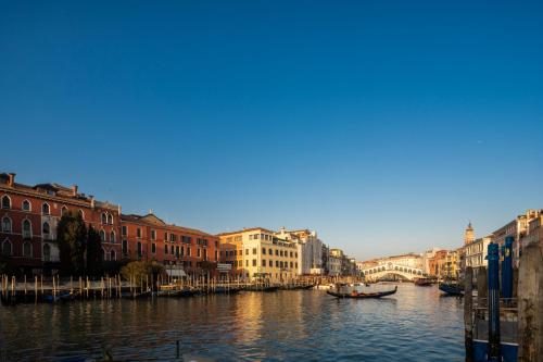 Rialto Deluxe Grand Canal View R&R photo 7