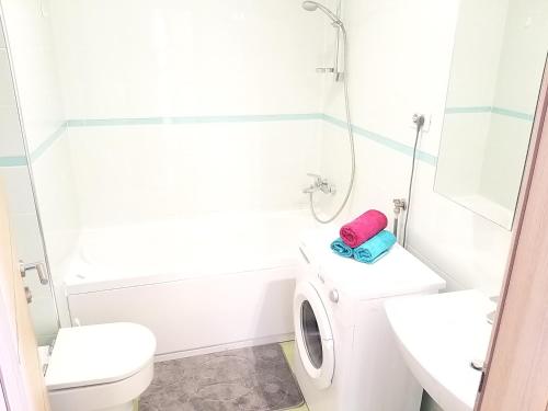 3 bedroom apartment with terrace and free parking