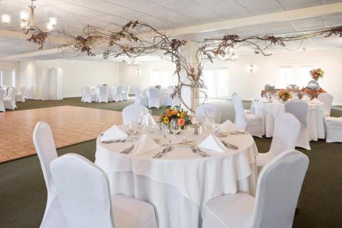Εστιατόριο ή άλλο μέρος για φαγητό στο The Harraseeket Inn & Event House Freeport Downtown