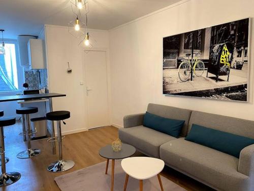 Le Comte est bon, quartier Antiquaires