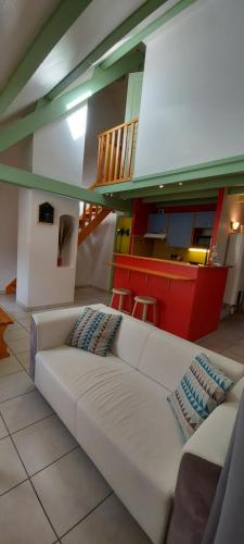 Appartement TROUMOUSE Résidence Les 3 Cirquesにあるシーティングエリア