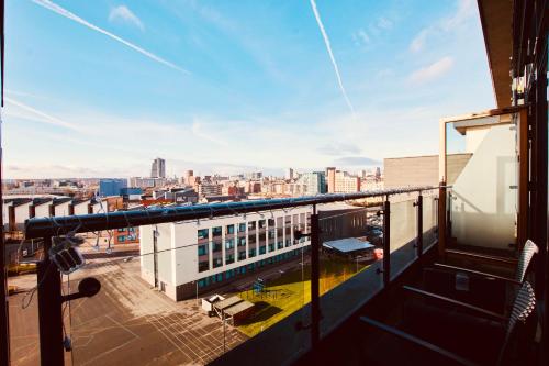 King Deluxe City Centre Apt Balcony View& Free Parking! PRIMEDOORSTEP