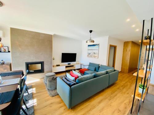 TV o dispositivi per l'intrattenimento presso Lovely apartment for family and group of friends