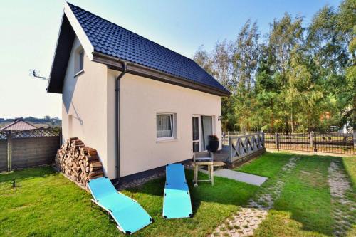 Holiday Home in Rusinowo near Quiet Beach