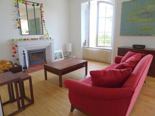 Photo de la galerie de l'établissement Villa in Primel with Sea View and Beach Access, à Plougasnou