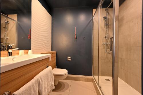 Ванная комната в Dali Hôtel Perpignan - Restaurant