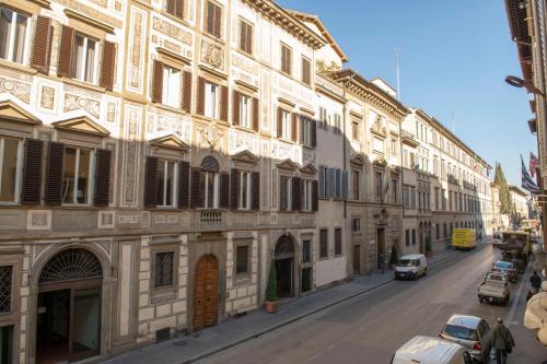 Cavour Rosa Apartment by Mamo Florence