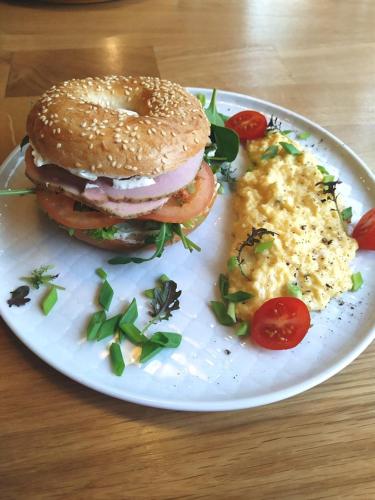 Jídlo v hotelu nebo okolí