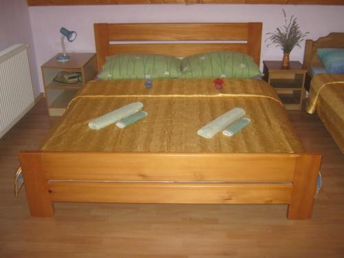 Katil atau katil-katil dalam bilik di Apartment in Rakovica with balcony, air conditioning, Wi-Fi (601-2)
