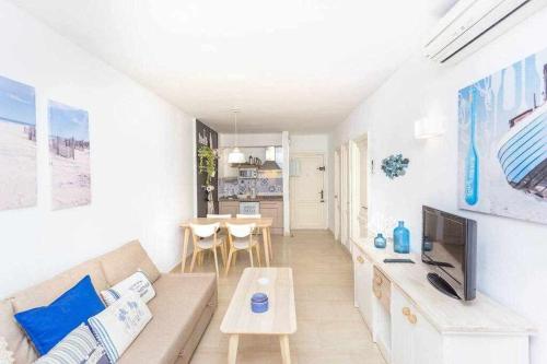 Fotografie z fotogalerie ubytování Precioso apartamento frente al mar con piscina v destinaci Fuengirola