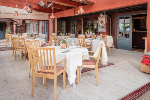 Restaurace v ubytování Hotell Klockargården