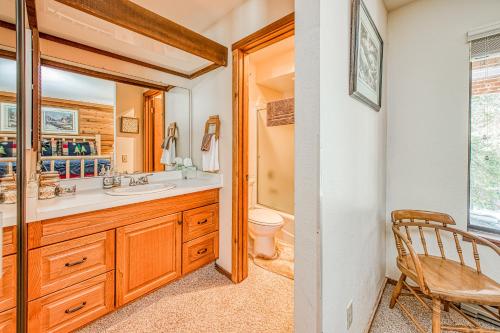Fotografie z fotogalerie ubytování Huntington Lake Condo #98 v destinaci Lakeshore