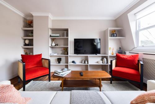 The Chelsea Corner - Stylish 2BDR with Rooftop Terrace