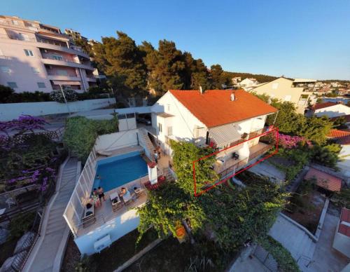 Bazén v ubytovaní Apartments Mastelic alebo v jeho blízkosti