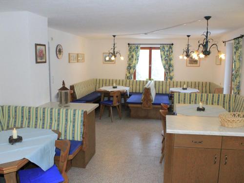 Posezení v ubytování Holiday Home in Kappl near Ski Lift