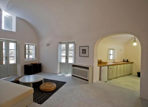 Gallery image of Ambelia Traditional Villas in Oia